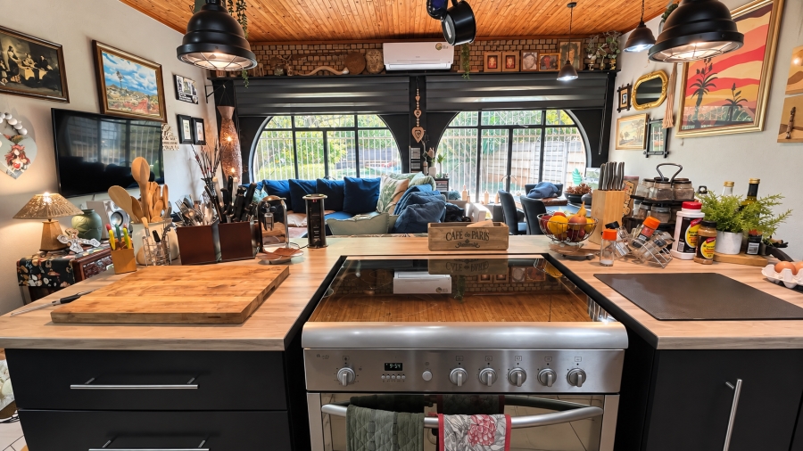 3 Bedroom Property for Sale in Flamwood North West